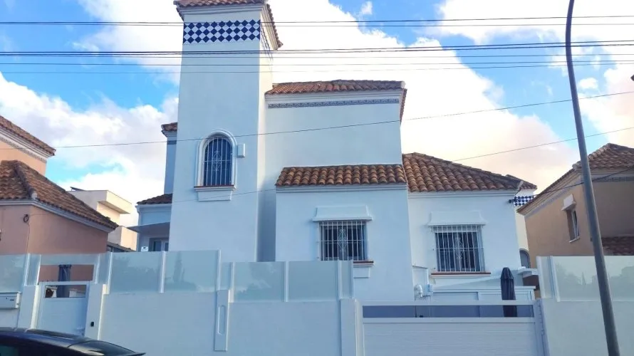 4 bedrooms villa for sale, Campoamor, Spain No. 1552