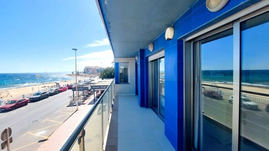 4 bedrooms apartment for sale, Torrevieja, Spain No. 1915