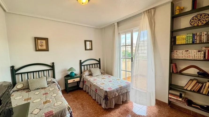 3 bedrooms apartment for sale, Torrevieja, Spain No. 2302 № 13