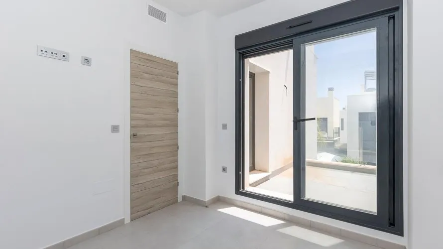 3 bedrooms villa for sale, La Florida, Spain No. 2422 № 12