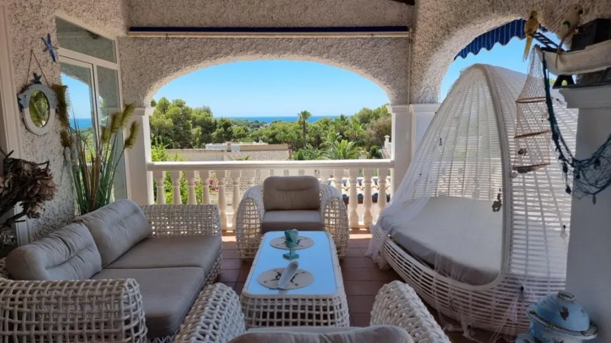 6 bedrooms villa for sale, Moraira, Spain No. 1853
