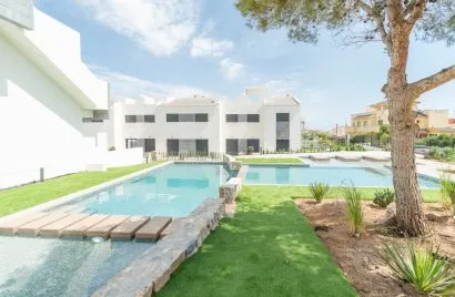 3 bedrooms bungalow for sale, Los Balcones, Spain No. 2771