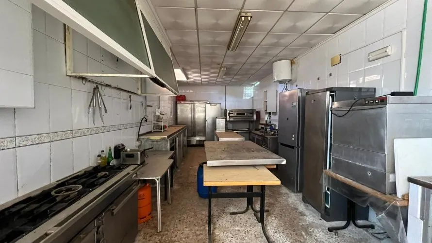 300m² commercial property for sale, Torrevieja, Spain No. 2933 № 3