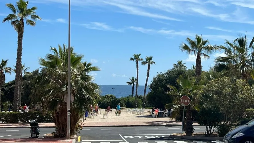 300m² commercial property for sale, Torrevieja, Spain No. 2933 № 1