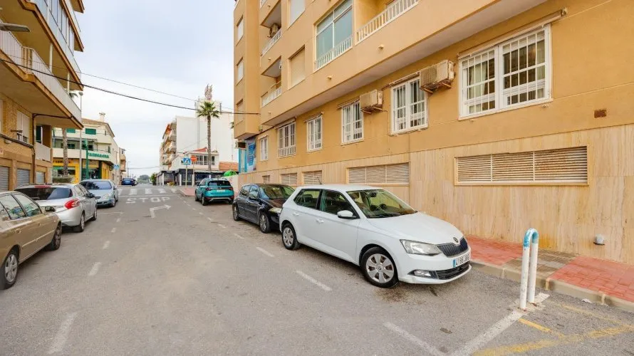 2 bedrooms apartment for sale, Torrevieja, Spain No. 3024