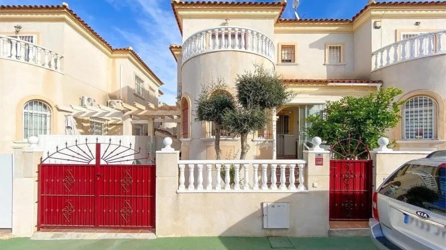 3 bedrooms house for sale, Torrevieja, Spain No. 3272 № 6