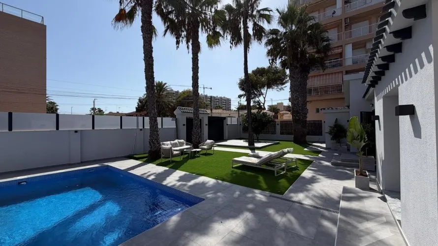 4 bedrooms villa for sale, Torrevieja, Spain No. 3232 № 13