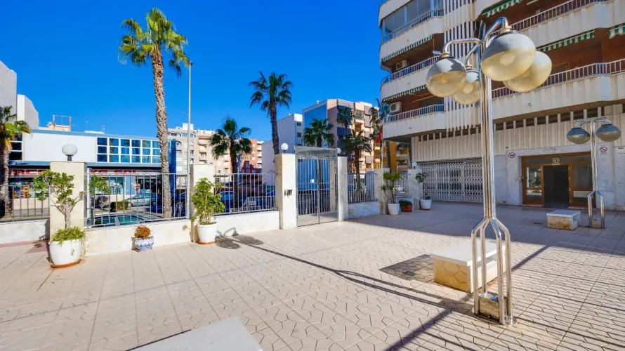 100m² apartment for sale, Torrevieja, Spain No. 3195