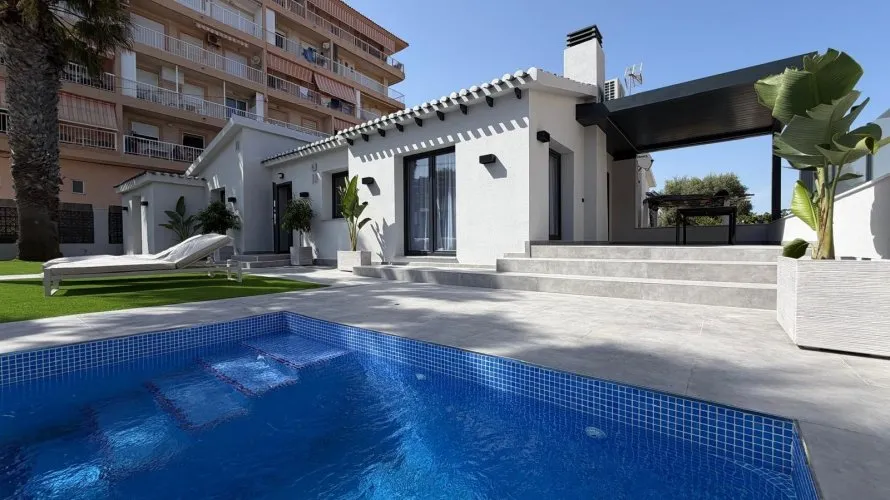 4 bedrooms villa for sale, Torrevieja, Spain No. 3232 № 11