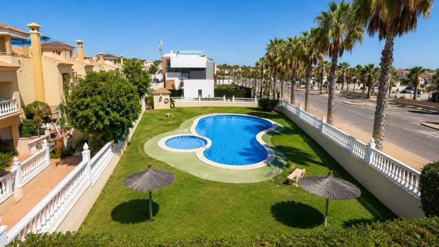 2 bedrooms apartment for sale, La Zenia, Spain No. 3226