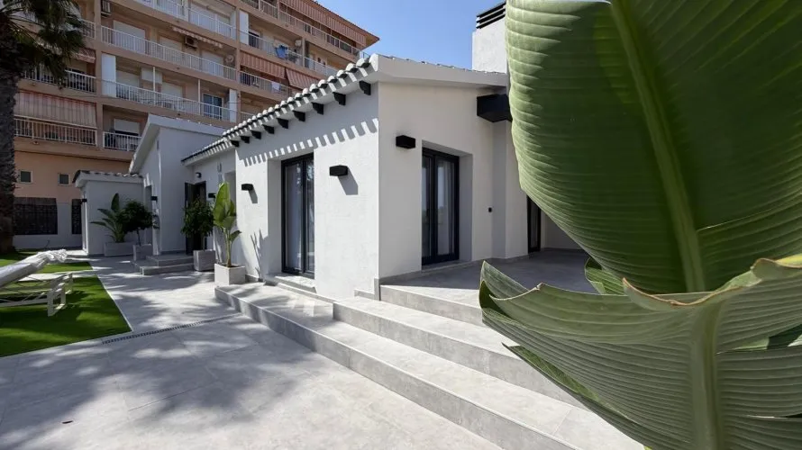 4 bedrooms villa for sale, Torrevieja, Spain No. 3232 № 12