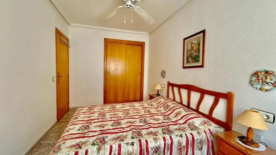 2 bedrooms apartment for sale, Torrevieja, Spain No. 3290 № 1