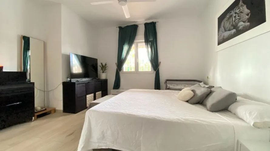 3 bedrooms apartment for sale, Torrevieja, Spain No. 3289 № 4