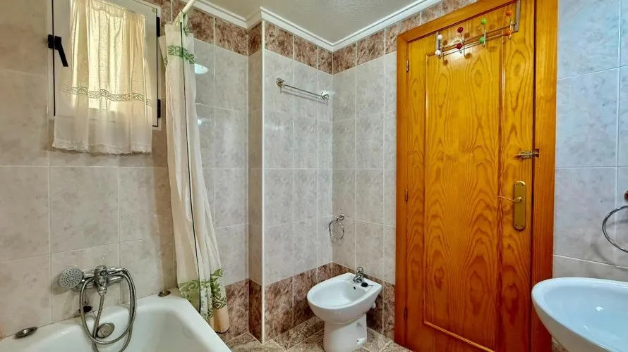 2 bedrooms apartment for sale, Torrevieja, Spain No. 3290 № 7