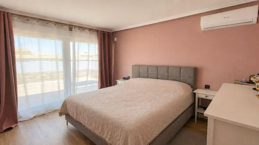 5 bedrooms house for sale, Los Balcones, Spain No. 3448 № 18