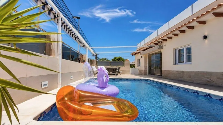 5 bedrooms house for sale, Los Balcones, Spain No. 3448 № 25