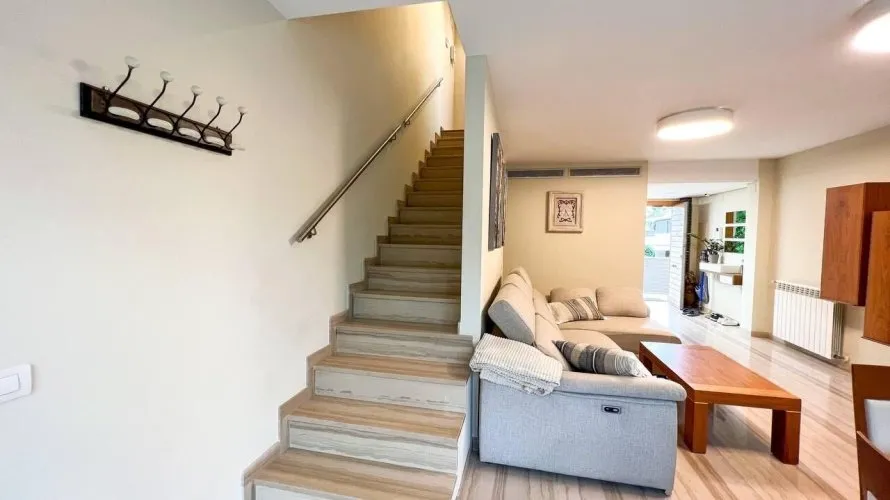4 bedrooms apartment for sale, Chiva, Spain No. 3356 № 16