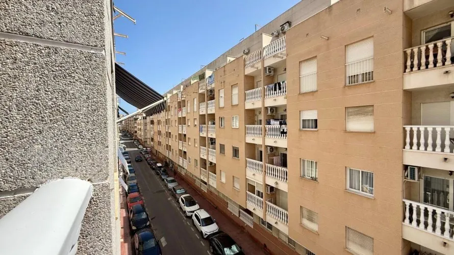 1 bedroom apartment for sale, Torrevieja, Spain No. 3336 № 11