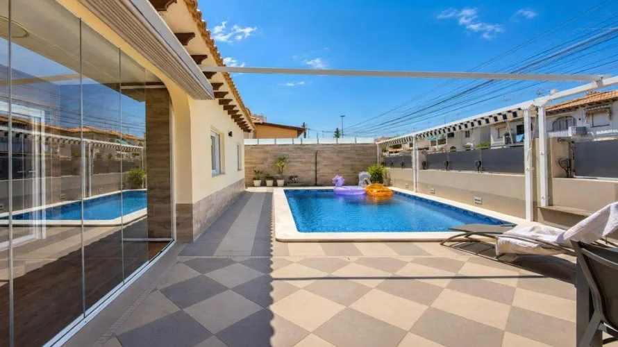 5 bedrooms house for sale, Los Balcones, Spain No. 3448 № 28