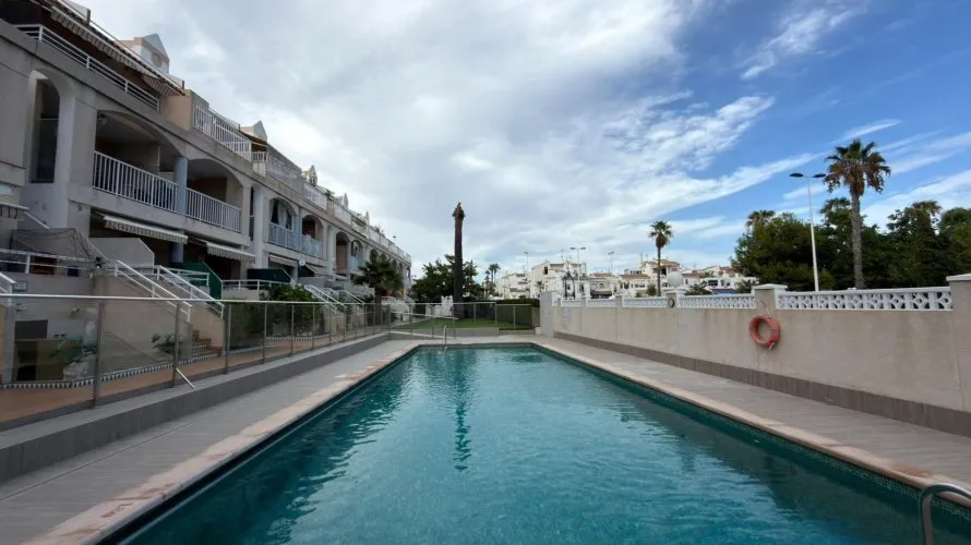 1 bedroom bungalow for sale, Torrevieja, Spain No. 3424 № 4
