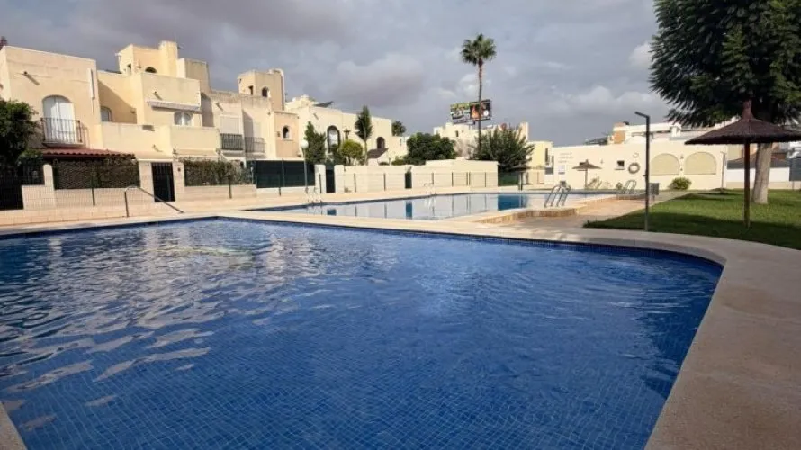1 bedroom bungalow for sale, Torrevieja, Spain No. 3553 № 2