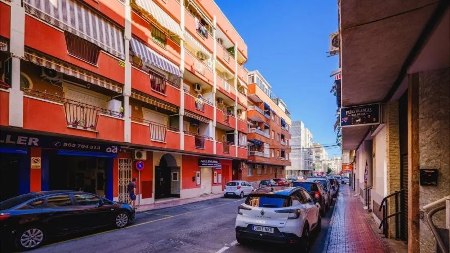 1 bedroom apartment for sale, Torrevieja, Spain No. 3625 № 2