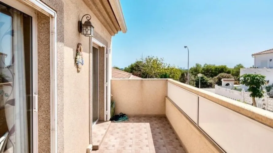 3 bedrooms house for sale, Torrevieja, Spain No. 3597 № 6
