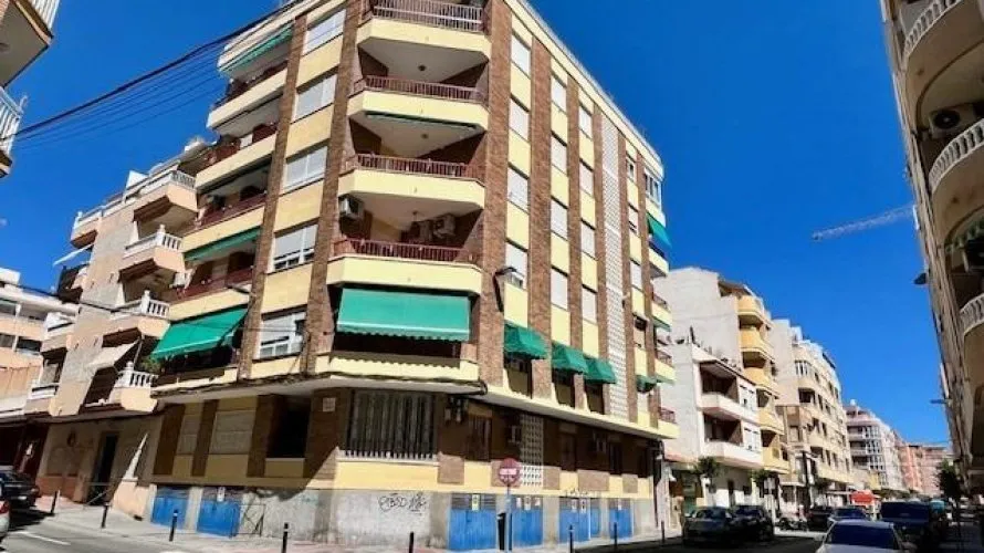 3 bedrooms apartment for sale, Torrevieja, Spain No. 3501 № 1