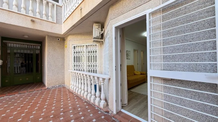 1 bedroom apartment for sale, Torrevieja, Spain No. 3586 № 1